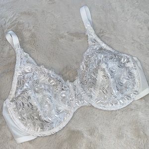 38D Playtex lace unlined white bra